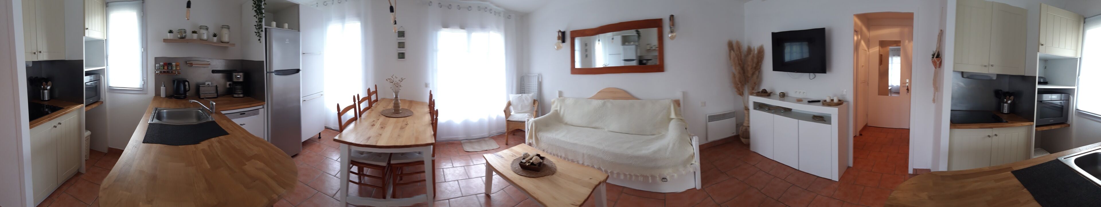 Moliets golf house with trees between land and sea