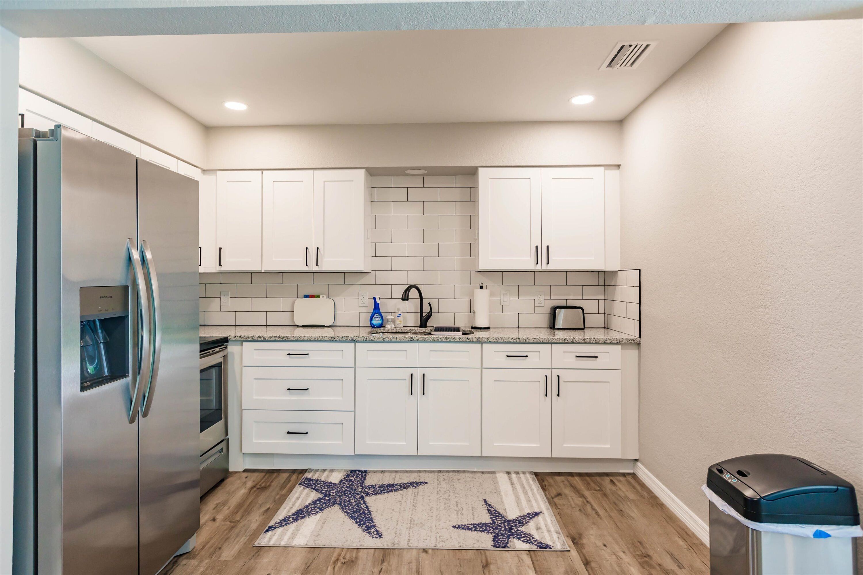 Close to Fisherman's Village, historic downtown, and farmers market