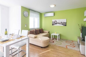Apartment (Two Bedroom Apartment with Balcony an) | Living room