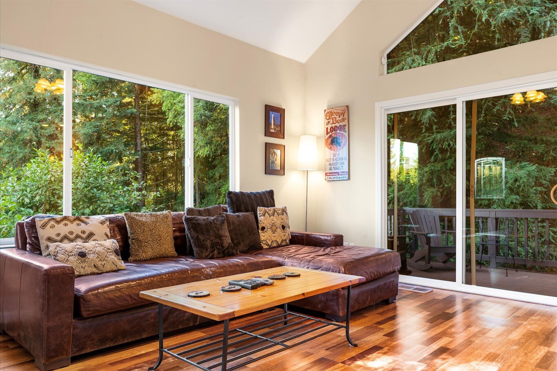 Avail for Holidays! Lazy Bear-25% Off 3rd Night! HotTub/Pup Ok/Decks/Quiet!