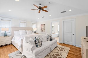 4 soverom, skrivebord, strykejern/-brett og wi-fi