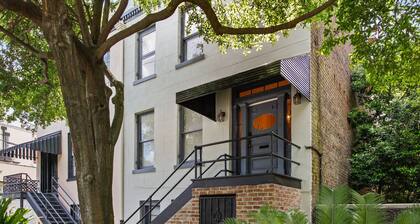 Ground Level Apartment in City Center by Perry Lane Hotel