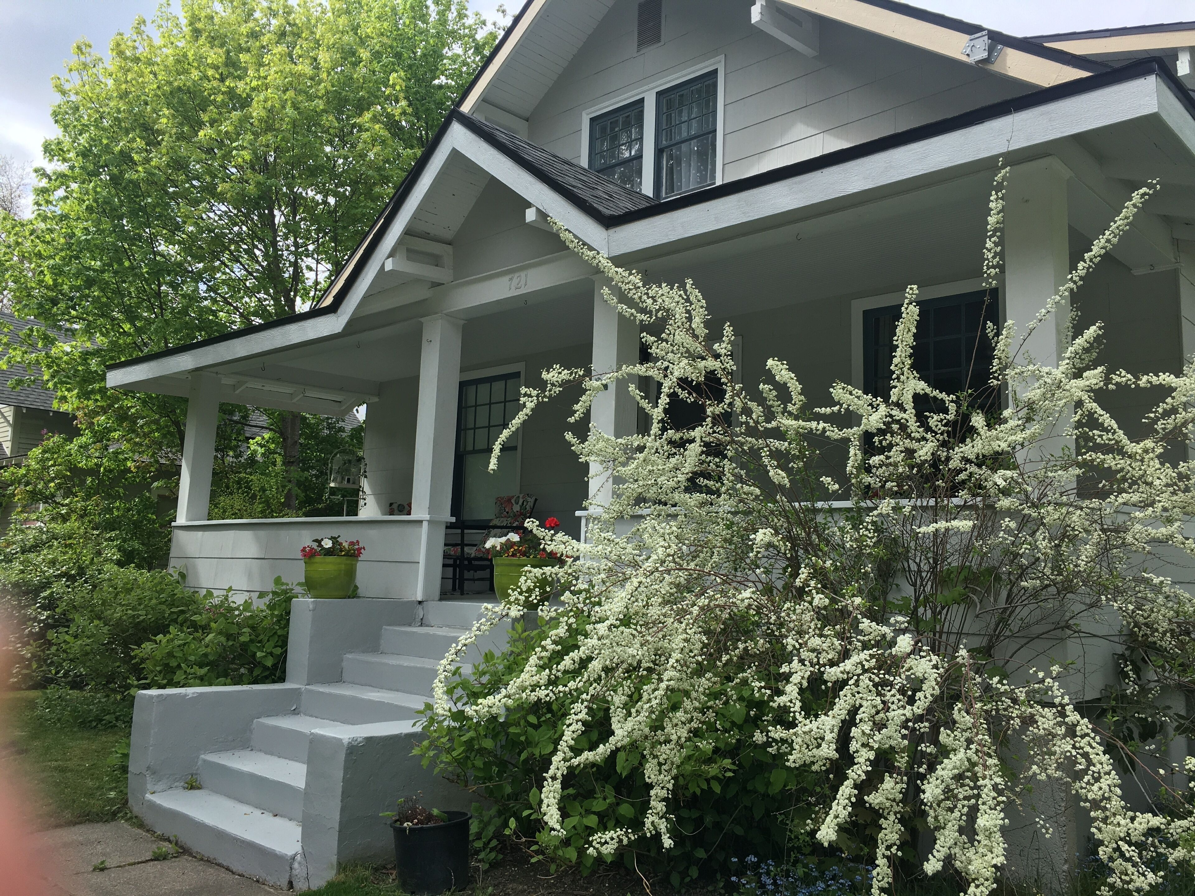 Lovely garden district home  just a minute away from downtown!