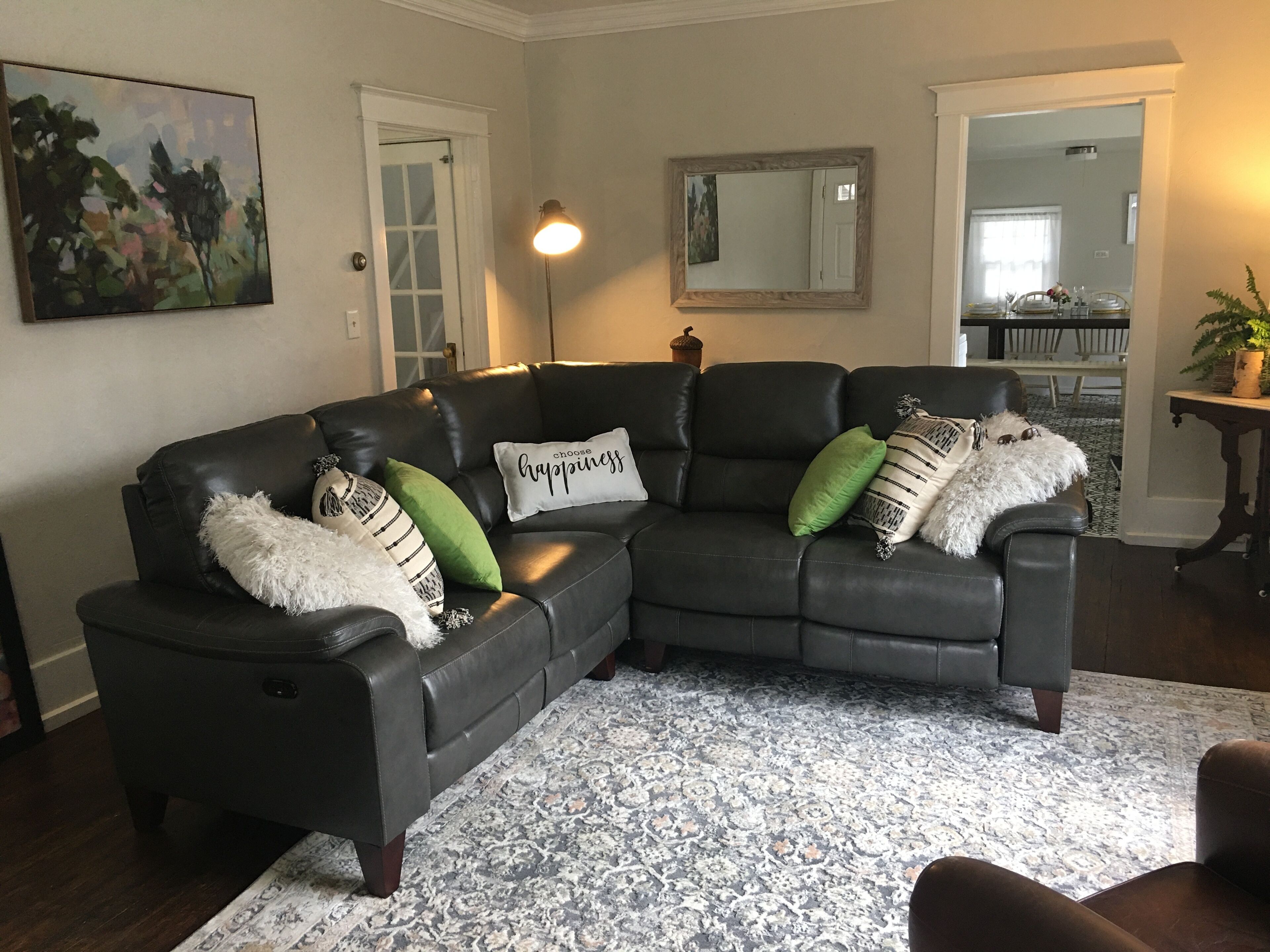 Lovely garden district home  just a minute away from downtown!