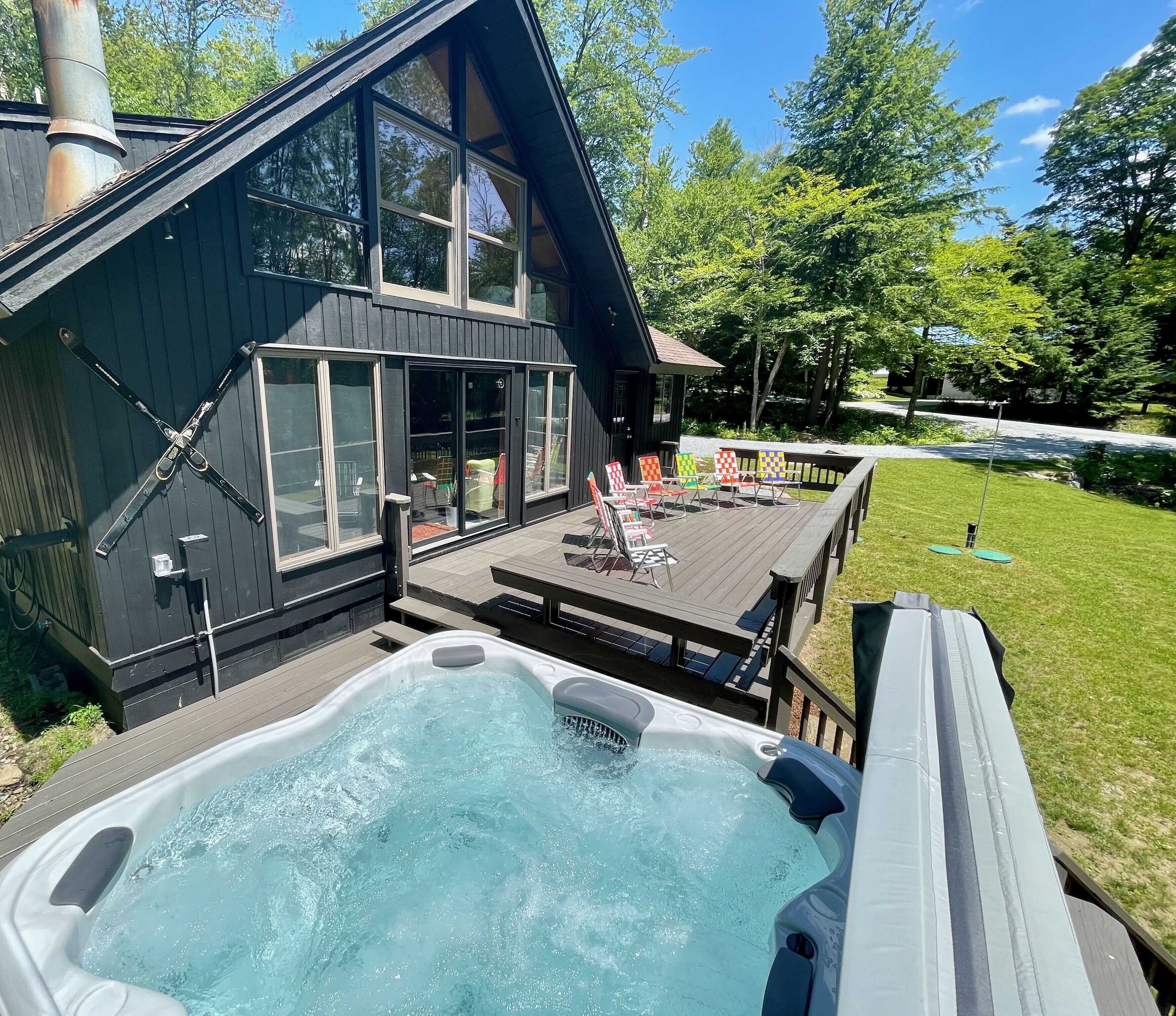 4 miles to Killington - 8 person hot tub