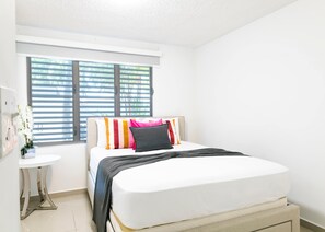 4 bedrooms, desk, iron/ironing board, WiFi