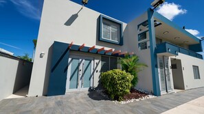 Exterior - AQUA Ville Moderna 1 · Spacious 4BR with King Beds (Dorado)