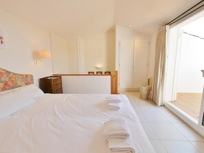3 chambres, fer et planche Ă repasser, accĂšs Internet, draps fournis