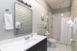 Bathtub, hair dryer, towels