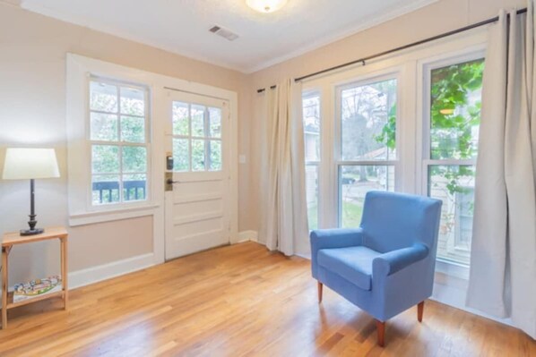 Unclassified image, 1 of 18, button