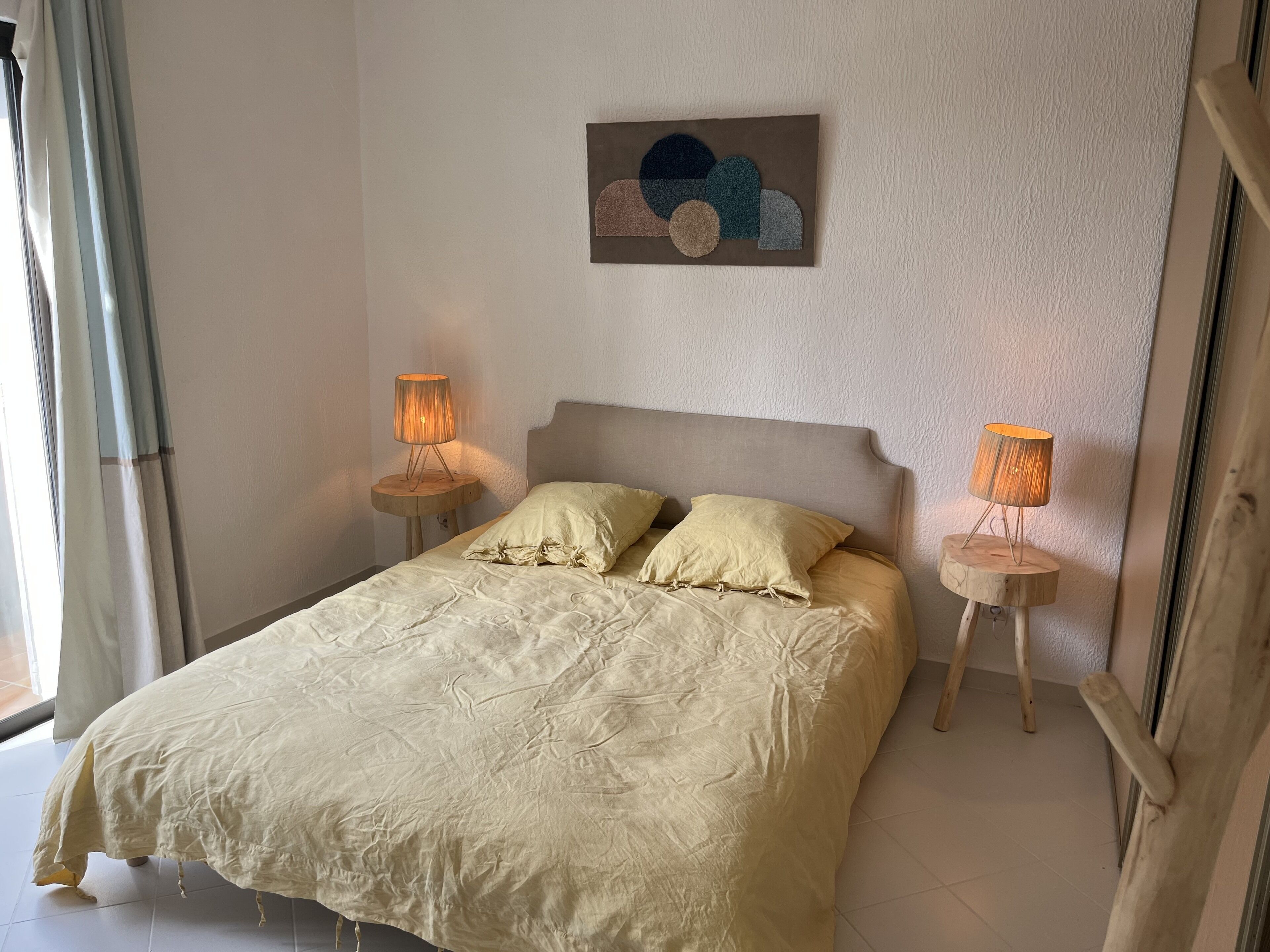 Villa "The beach" feet in the water