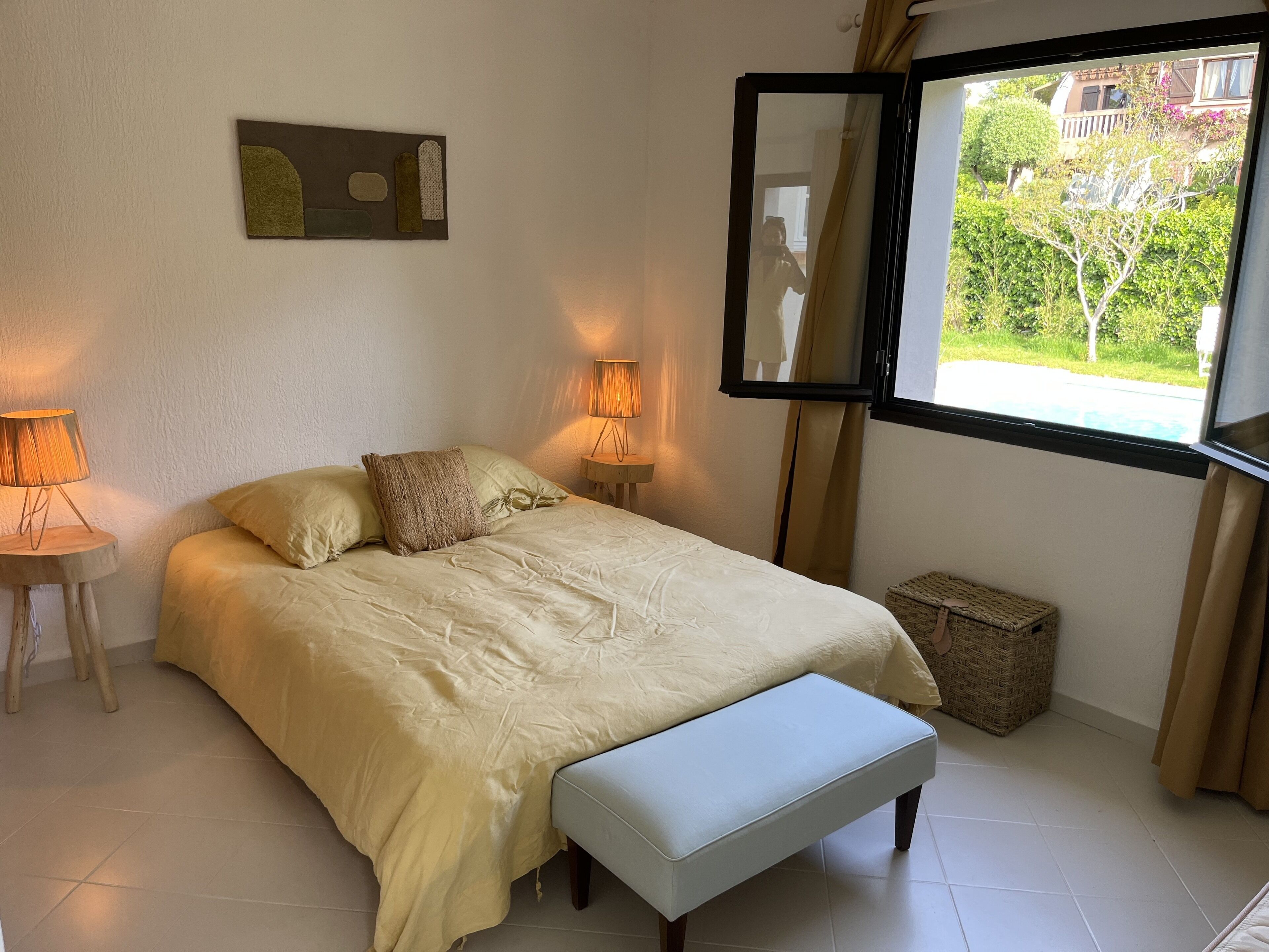 Villa "The beach" feet in the water