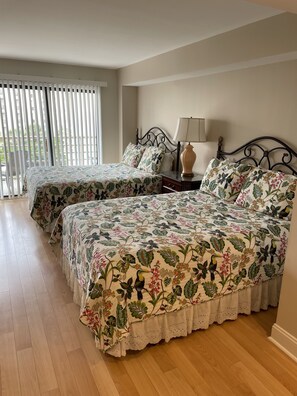 2 Schlafzimmer, Schreibtisch, Bügeleisen/Bügelbrett, kostenloses WLAN