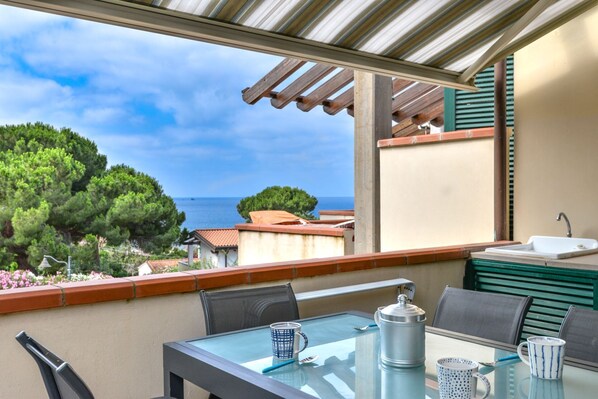 Outdoor dining - Pandora On The Beach - Pandora On The Beach (capoliveri)