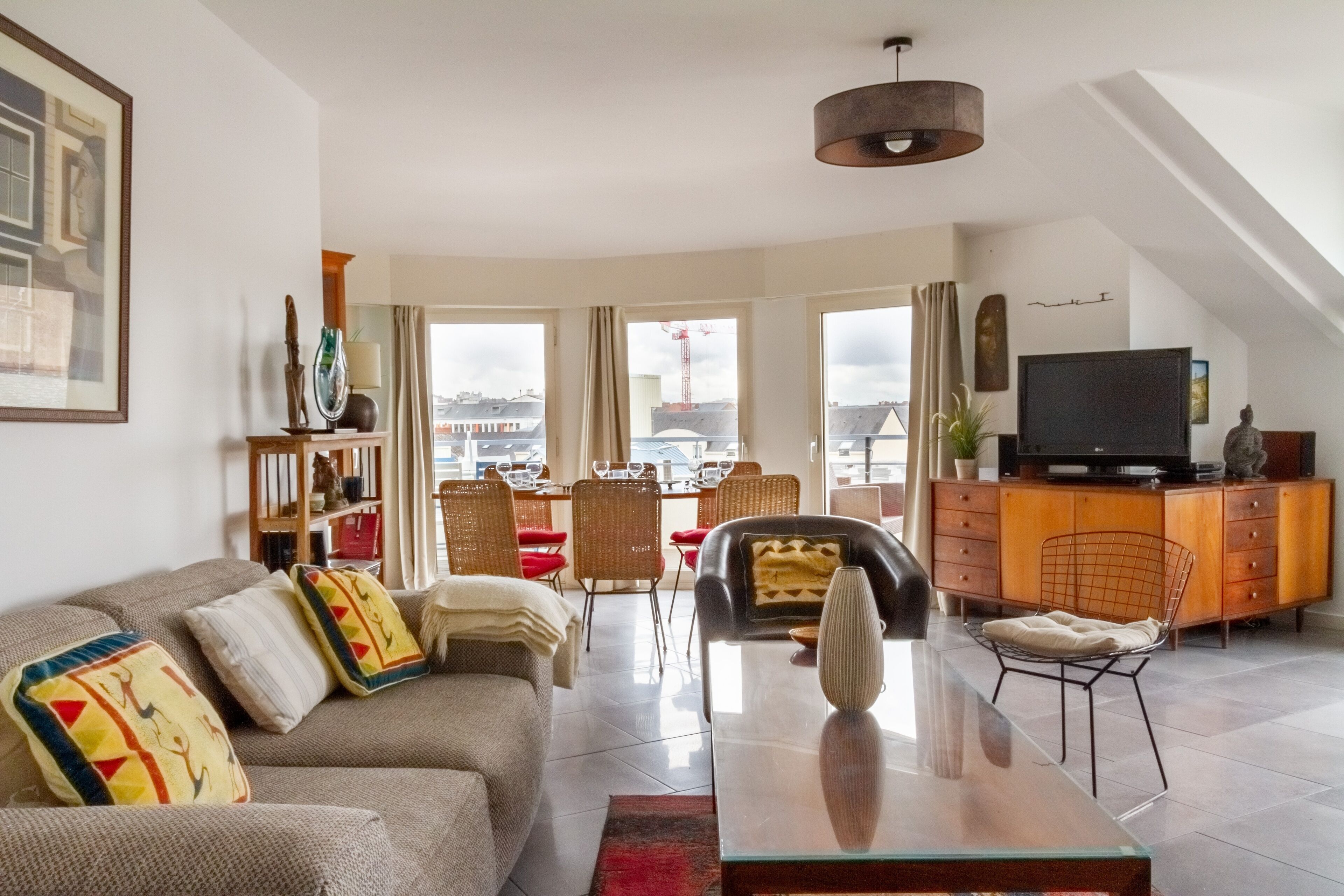 Télévision, chaîne hi-fi