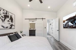 3 habitaciones, escritorio, wifi gratis y ropa de cama 