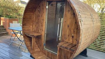 Apartment, 1 Queen Bed | Sauna