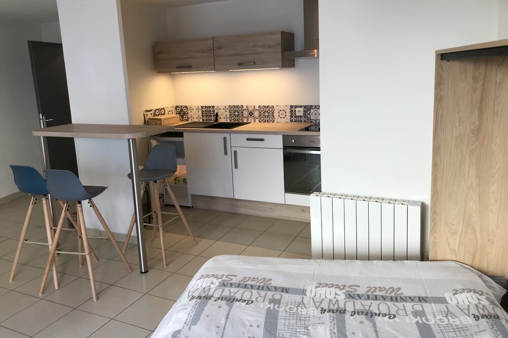 Beautiful apartment well placed renovated to nine quality bedding