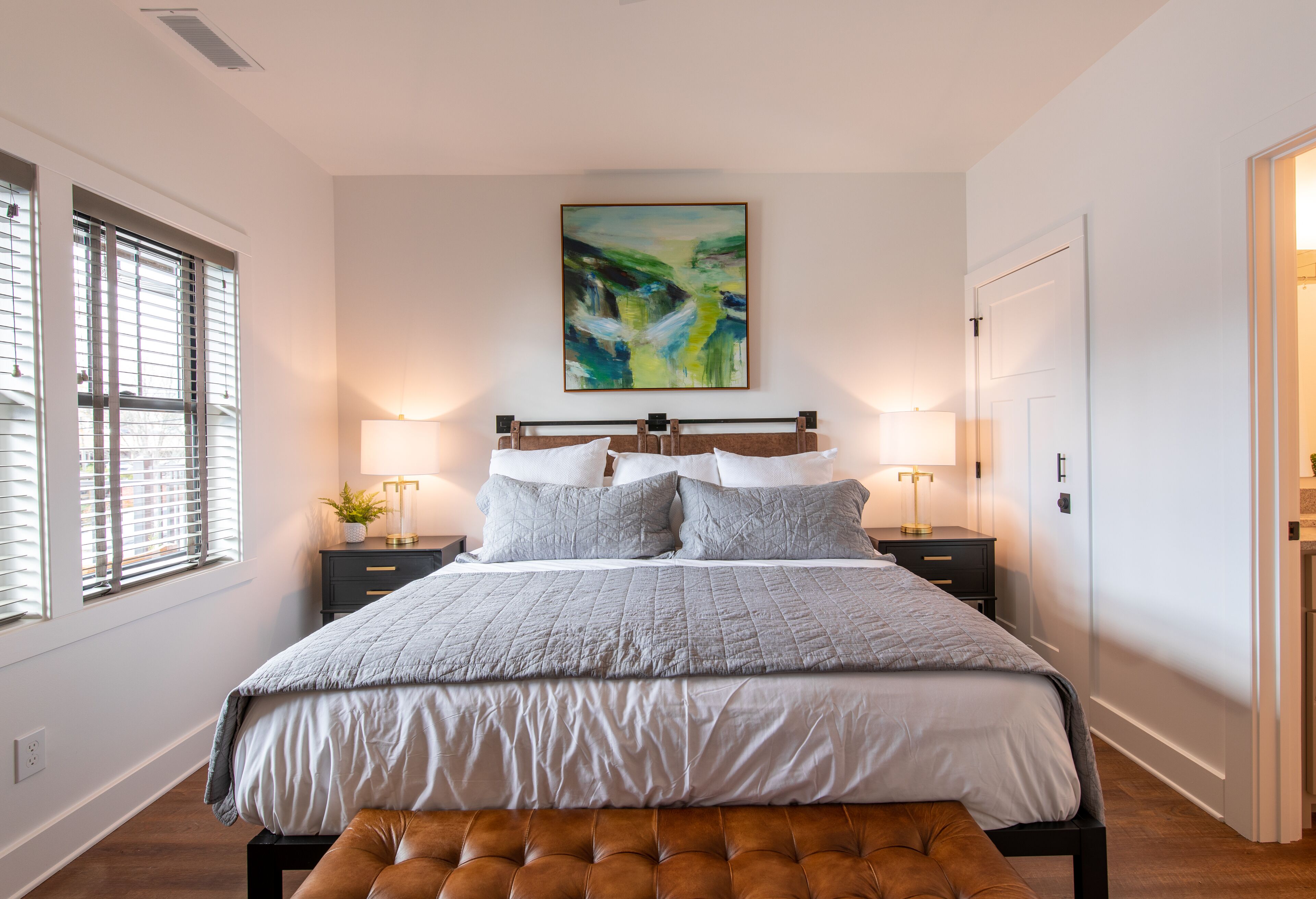 1 bedroom, premium bedding, pillowtop beds, individually decorated