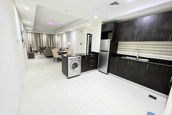 Deluxe Apartment, 2 Bedrooms, City View | Private kitchen | Full-size fridge, microwave, oven, stovetop