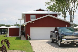 Property grounds - Riverfront Retreat-Private Dock; Fishing, Boating & Peaceful Getaway in Welaka (Welaka)