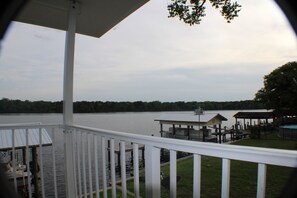 Property grounds - Riverfront Retreat-Private Dock; Fishing, Boating & Peaceful Getaway in Welaka (Welaka)