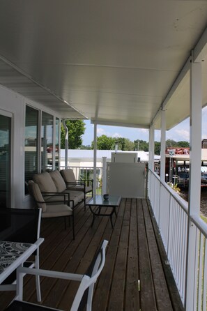 Property grounds - Riverfront Retreat-Private Dock; Fishing, Boating & Peaceful Getaway in Welaka (Welaka)