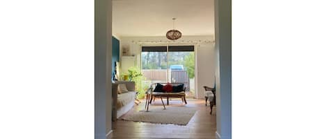 Boeken en een computerscherm