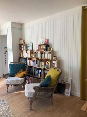 3 slaapkamers, een bureau, een strijkplank/strijkijzer, gratis wifi