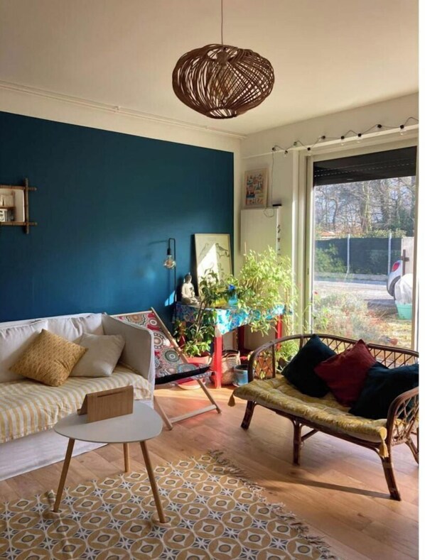 Livres, écrans d'ordinateur