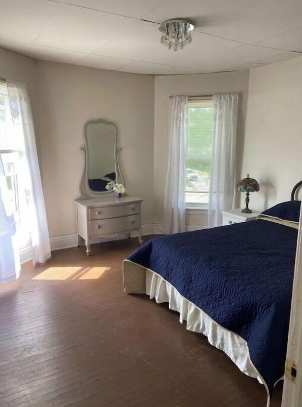 4 bedrooms, WiFi, bed sheets