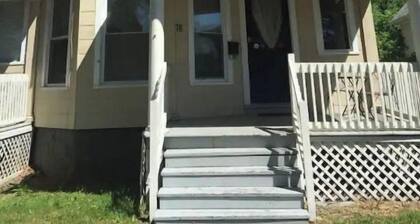 Hamilton House - charming historic home