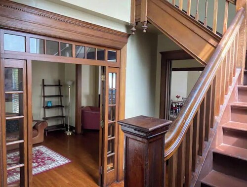 Hamilton House - charming historic home