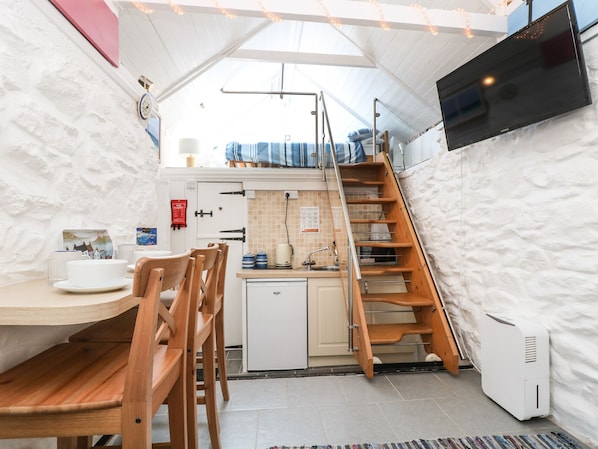 Cottage | Interior