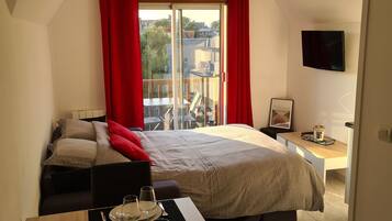 Travel crib, bed sheets