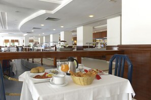 Tägliches inbegriffenes Frühstücksbuffet