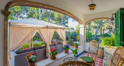 Maison BENESTAR avec piscine et air conditionné
