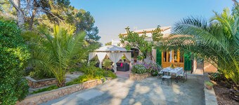 house BENESTAR with pool and air conditioner 