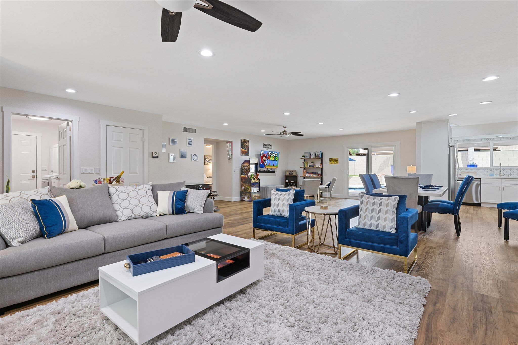 Shop, Golf, Play - Home with fabulous pool & backyard