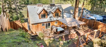 Vinewood Lodge - Amazing Vineyard Views, Spacious, Remodeled Home