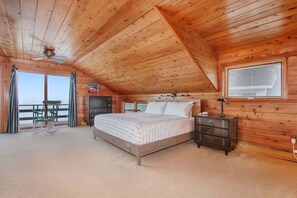 4 bedrooms, desk, iron/ironing board, free WiFi