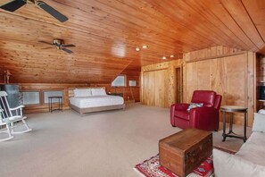 4 Schlafzimmer, Schreibtisch, Bügeleisen/Bügelbrett, kostenloses WLAN