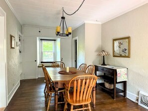 Dining - Driftwood Manor (South Haven)