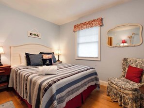 3 bedrooms, desk, iron/ironing board, free WiFi