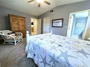 3 bedrooms, iron/ironing board, free WiFi, bed sheets - Mariner's Cove #8 (South Haven)