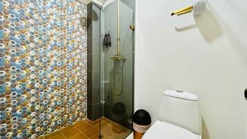 Regadera, regadera tipo lluvia, amenidades de baño gratuitas