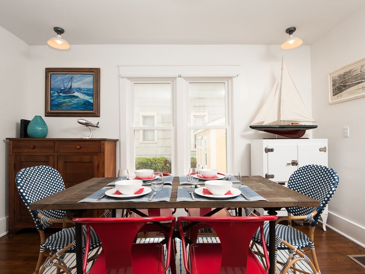 Isabel | South-side Cottage Near Kids Corner Park & Lake MI, Large Outdoor Space