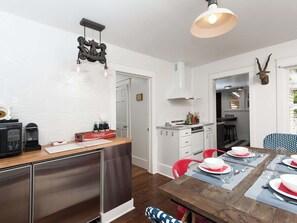 Dining - Isabel (South Haven)