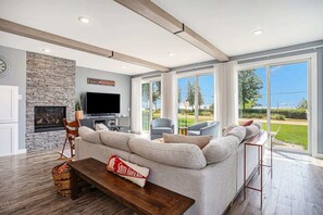 Smart TV, fireplace, offices