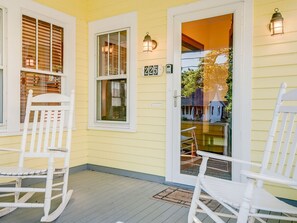 Terrace/patio - Sun Haven | Vibrant Summer Home w/ Fire Pit, Moments to Downtown and the Lake (South Haven)